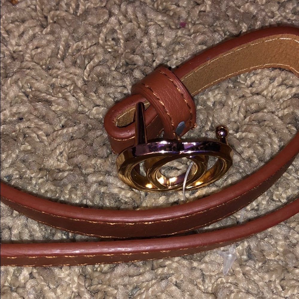 Belts - Picture 3 of 4
